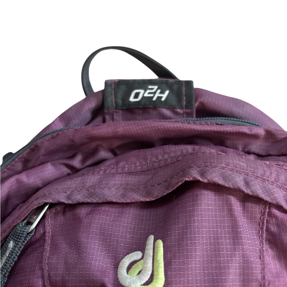 Deuter Navajo 23 SL Purple/Burgundy Hiking Backpack with Rain Cover - Picture 3 of 12
